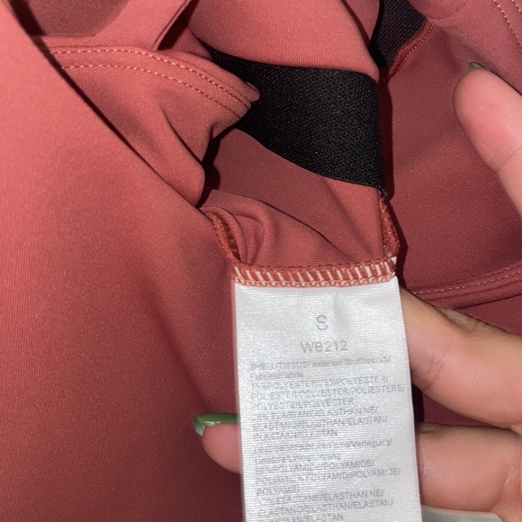 Workout top - Picture 3 of 3